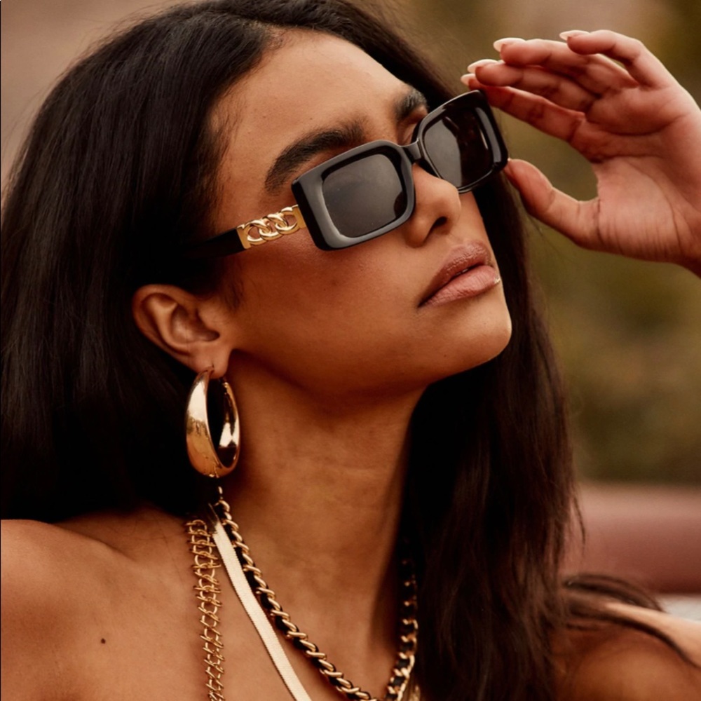 Black and gold chain sunglasses